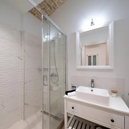 Aristotelous Gerry *